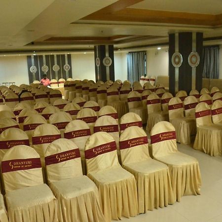 Hotel Sitara Grand Hyderabad Eksteriør billede
