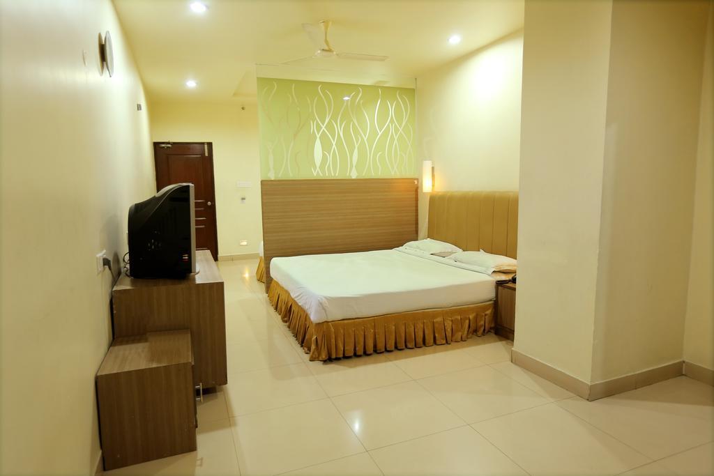 Hotel Sitara Grand Hyderabad Eksteriør billede
