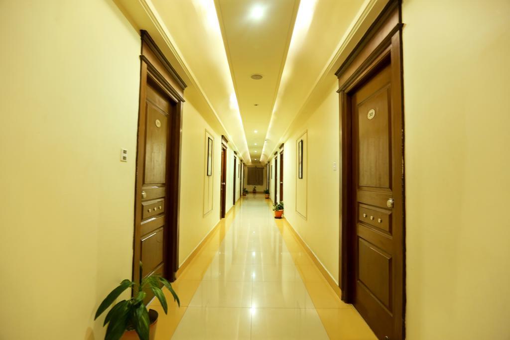 Hotel Sitara Grand Hyderabad Eksteriør billede