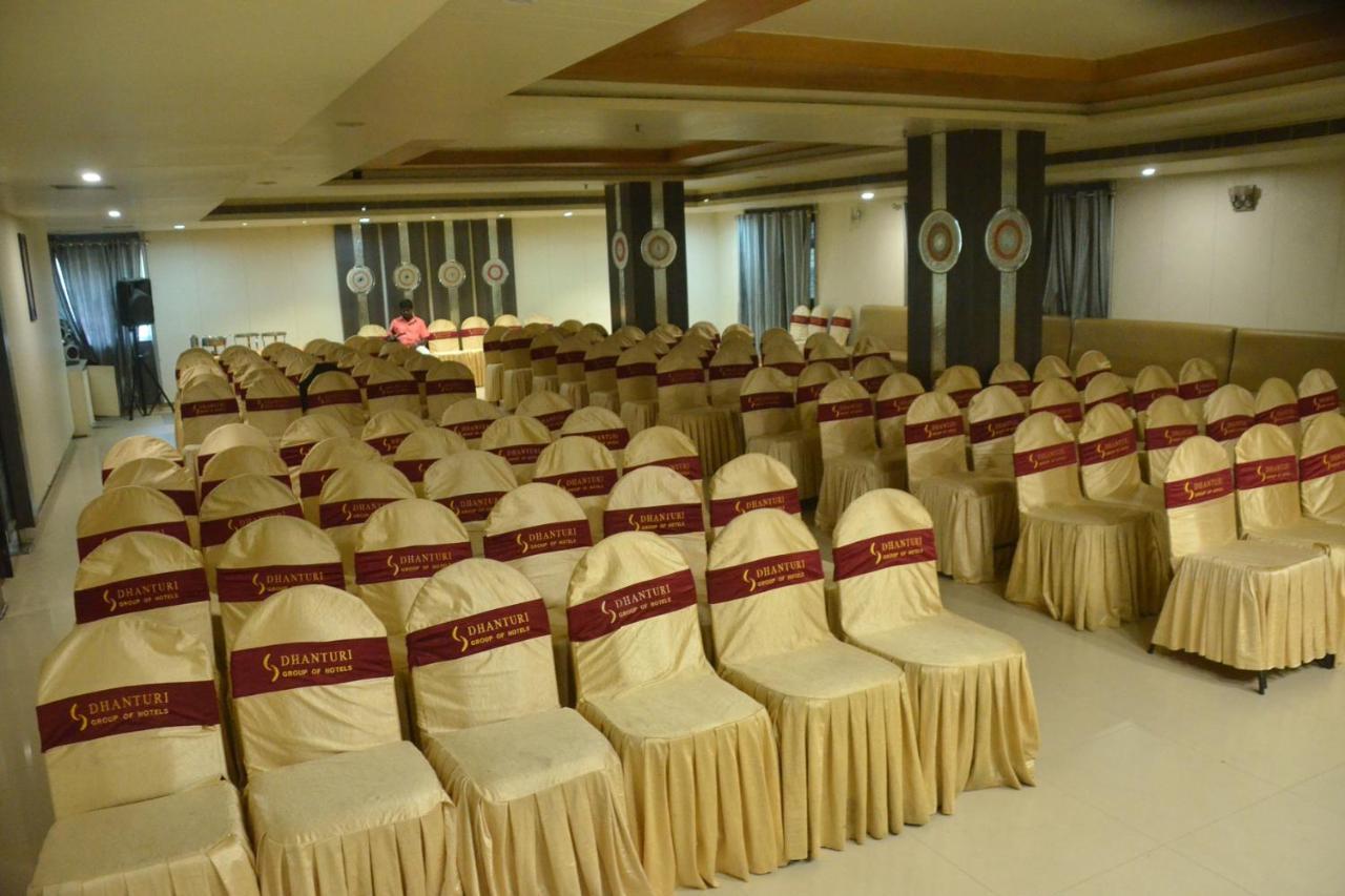 Hotel Sitara Grand Hyderabad Eksteriør billede